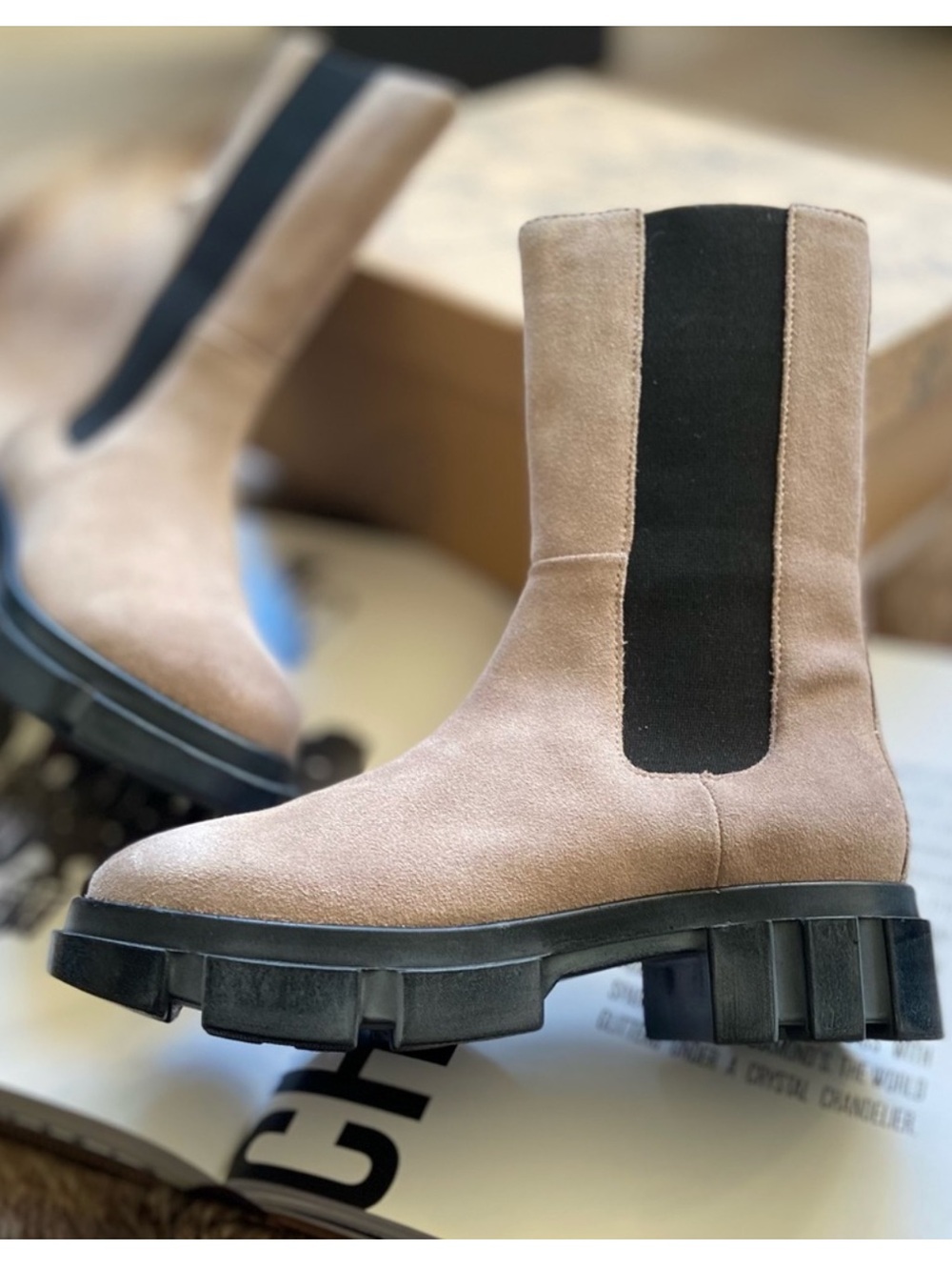 FREE PEOPLE Brooks Chelsea Lug Sole Leather Suede Chunky Boot Taupe Black Size 9